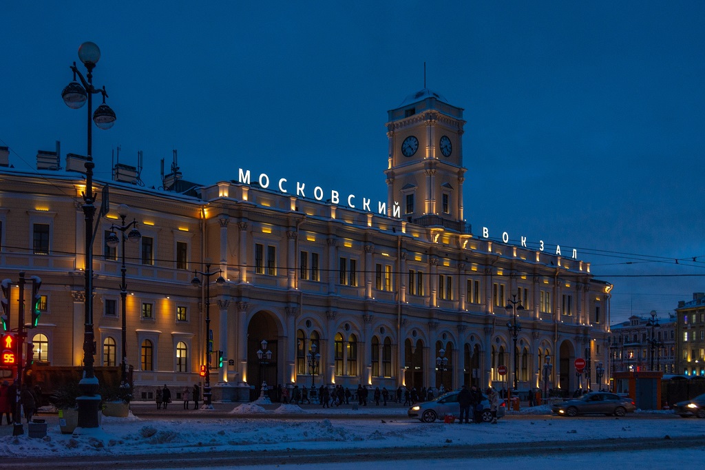 Зимний Санкт-Петербург: Магия льда, огней и белых ночей в миниатюре — фото 2